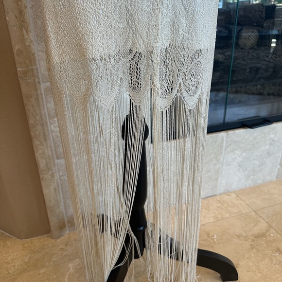 ALICE & OLIVIA Lace & Fringe Dress, Cream/Metallic NWT Size 4 - Picture 4 of 12